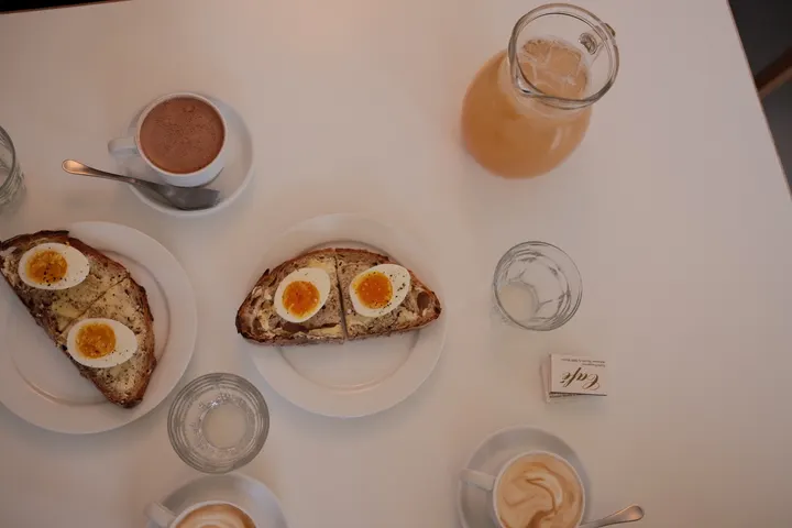 A photograph from Café Tiergarten in Berlin